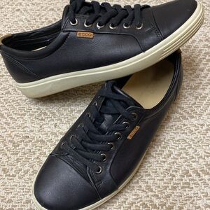 ECCO Woman’s Soft Vll Black Leather Sneakers Lace Up 7 / 38